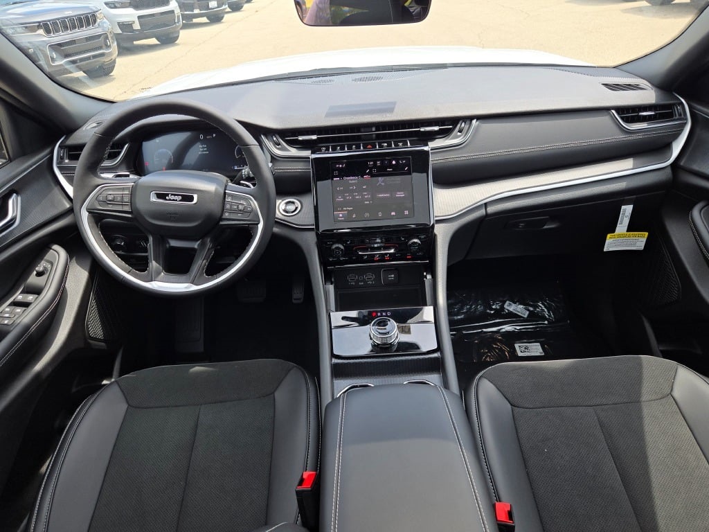 2025 Jeep Grand Cherokee Altitude X photo 21