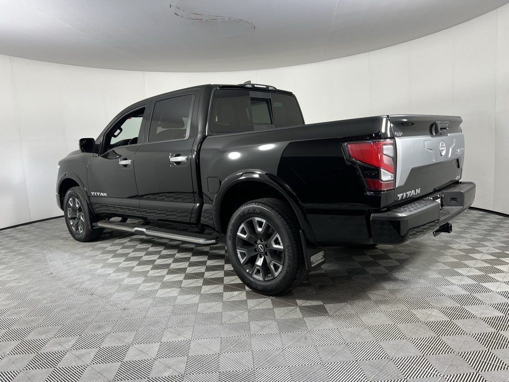 2023 Nissan Titan Platinum Reserve photo 6