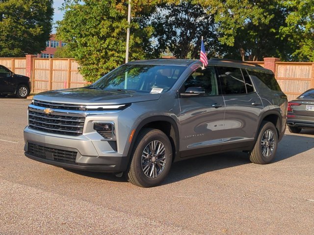 2026 Chevrolet Traverse photo 2