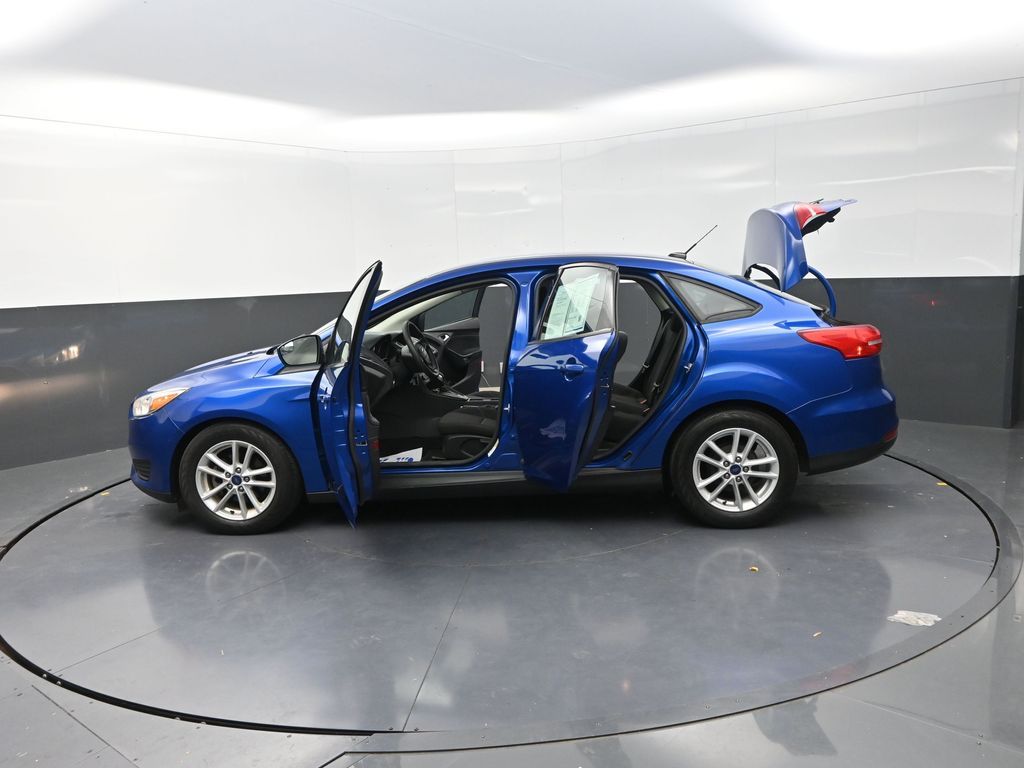 2018 Ford Focus SE photo 28