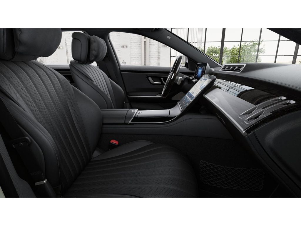 2026 Mercedes Benz S 500 4MATIC photo 4