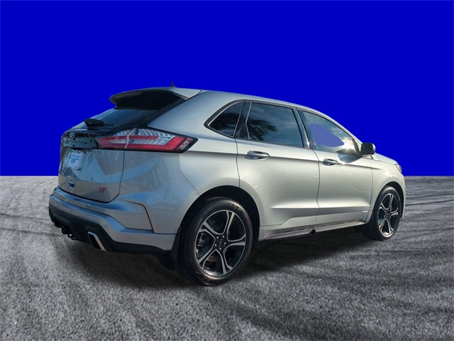 2021 Ford Edge ST photo 4