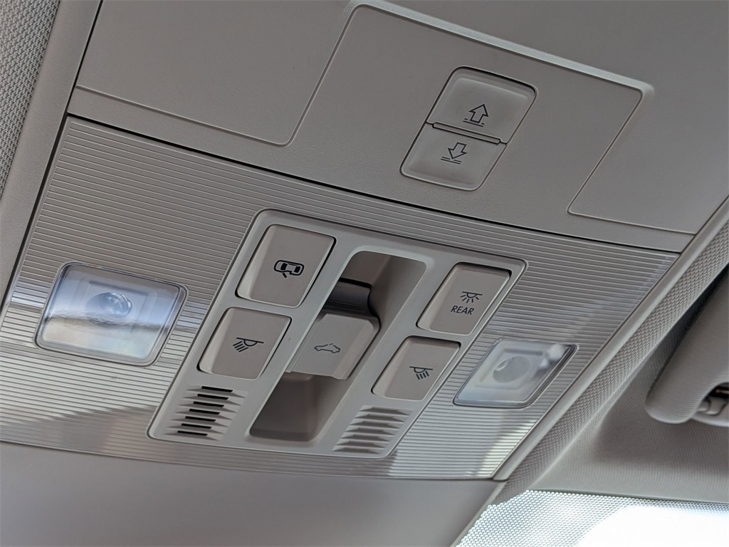 2023 Volkswagen Taos SE photo 18