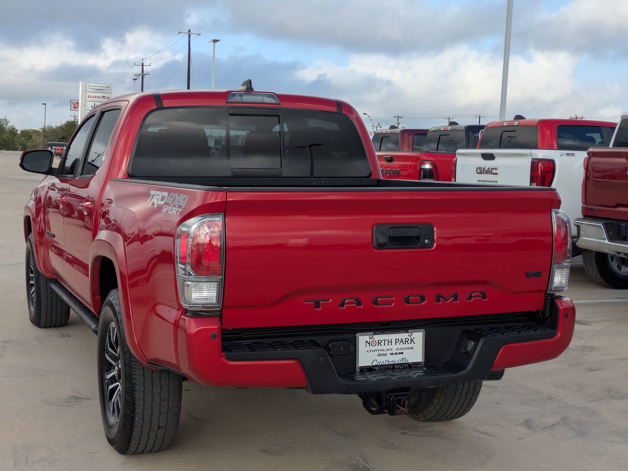 2022 Toyota Tacoma TRD Sport photo 4