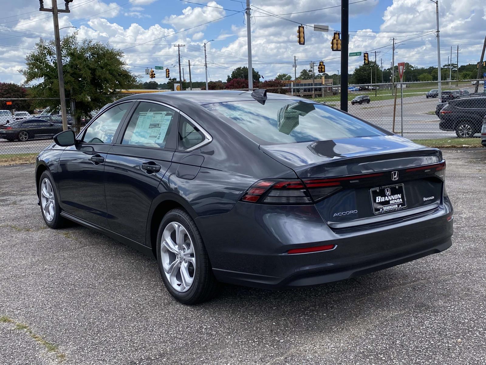 2025 Honda Accord LX photo 3