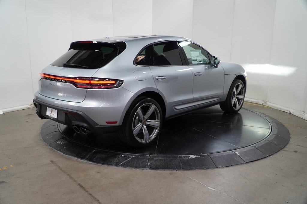 2024 Porsche Macan photo 4