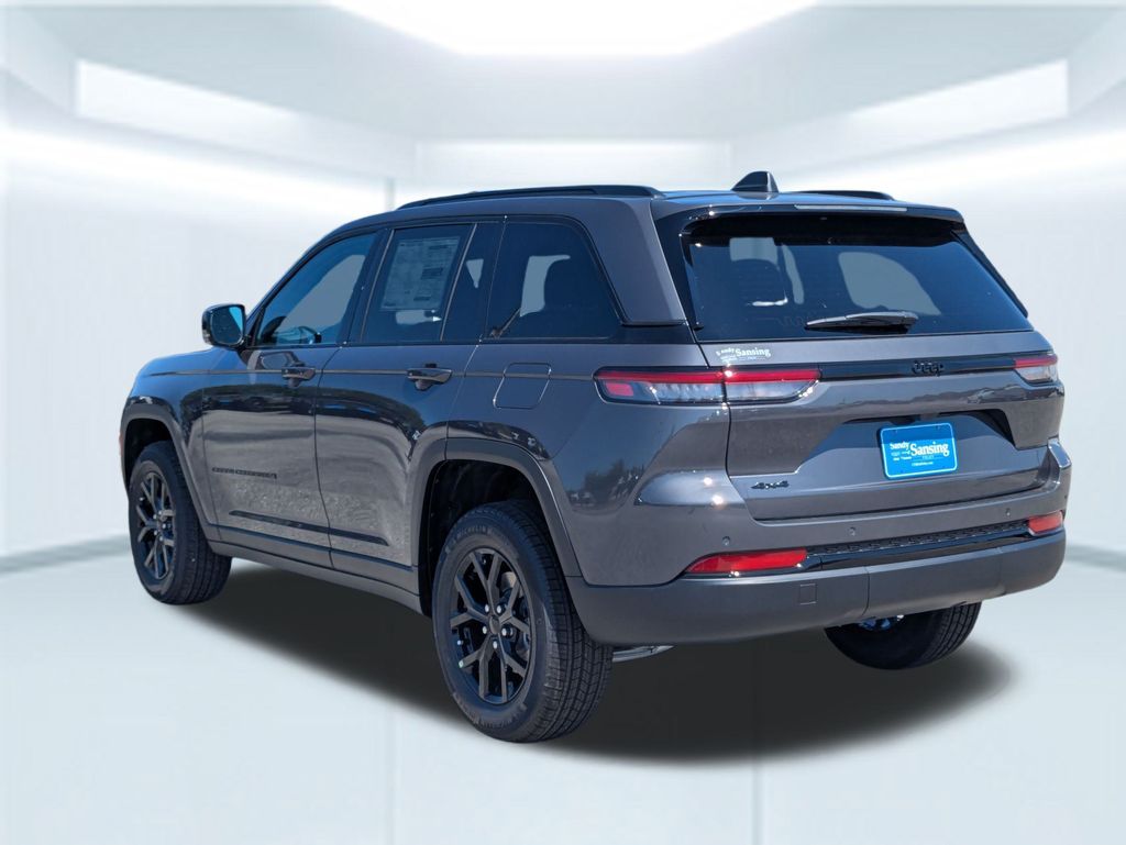 2025 Jeep Grand Cherokee Altitude photo 3