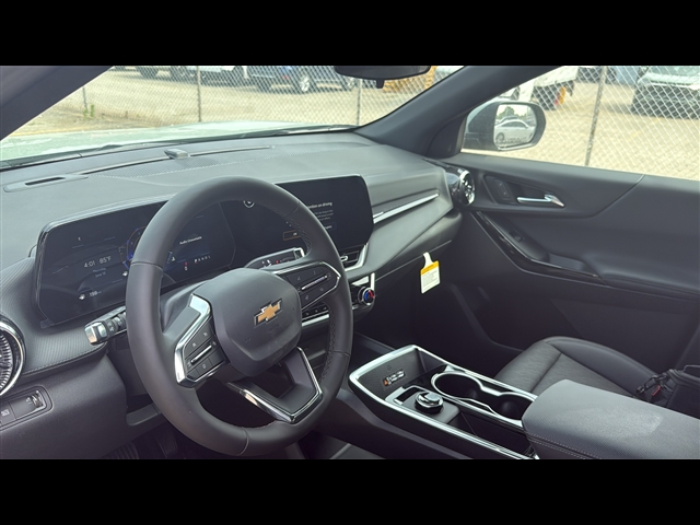2026 Chevrolet Equinox LT photo 7