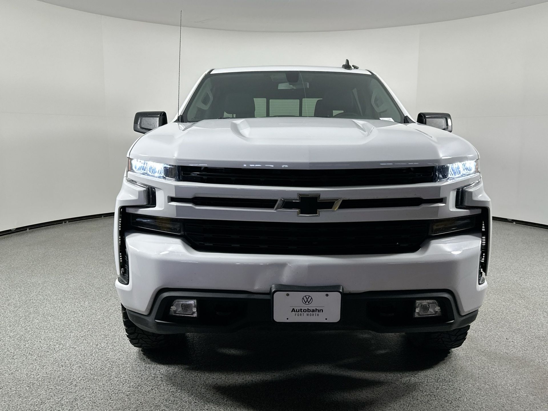 2020 Chevrolet Silverado 1500 RST photo 2