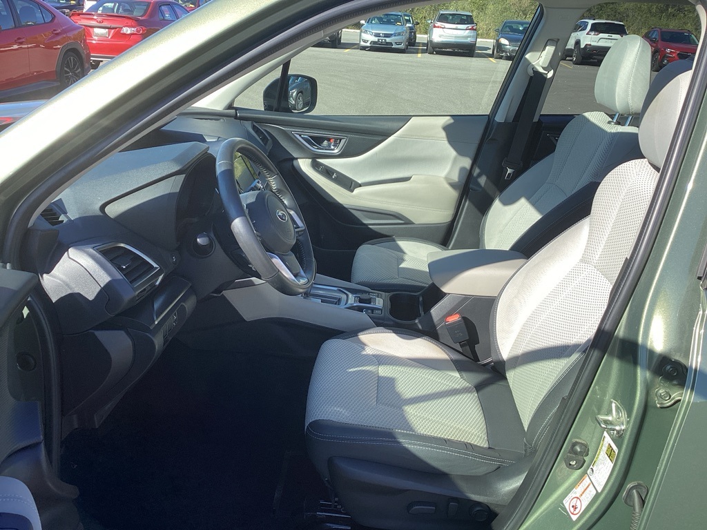 2019 Subaru Forester Premium photo 12