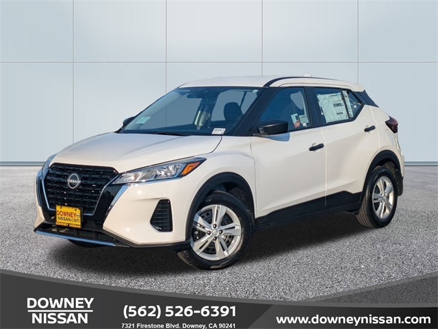 2025 Nissan KICKS PLAY Base's photo