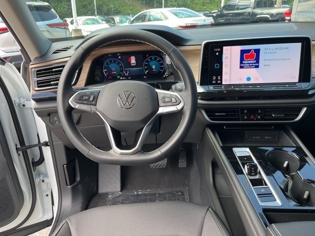 2025 Volkswagen Atlas SE Technology photo 18