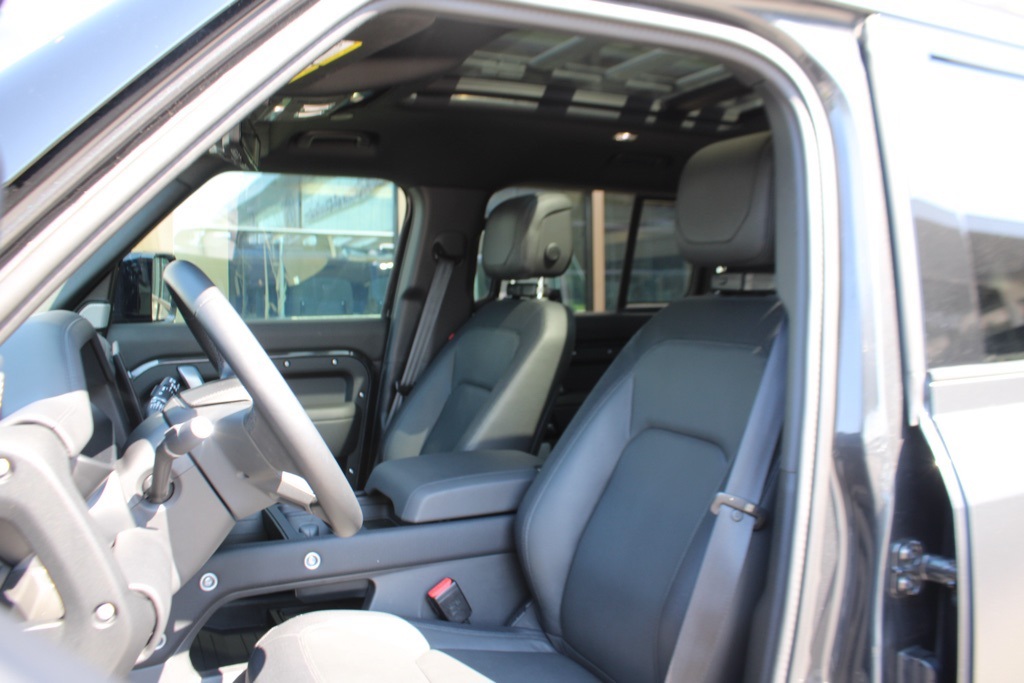 2024 Land Rover Defender Outbound photo 12