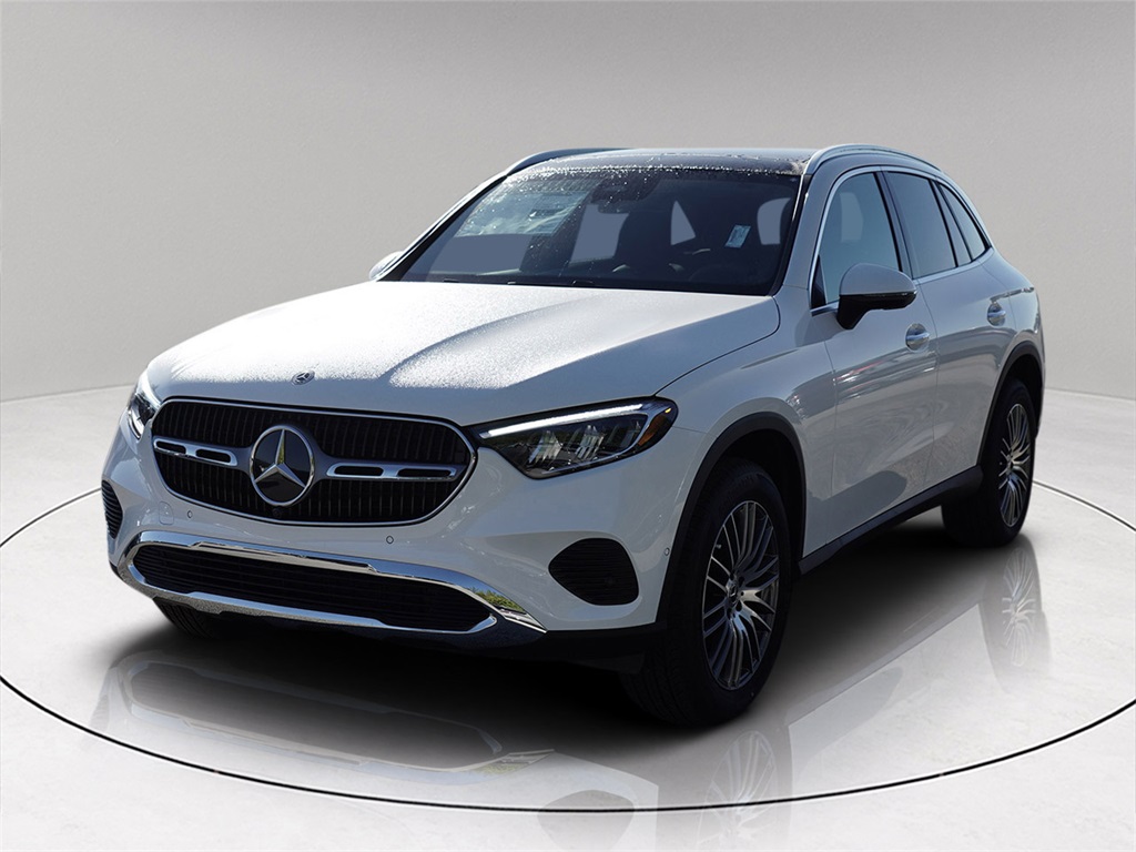 2026 Mercedes Benz GLC 300 photo 3