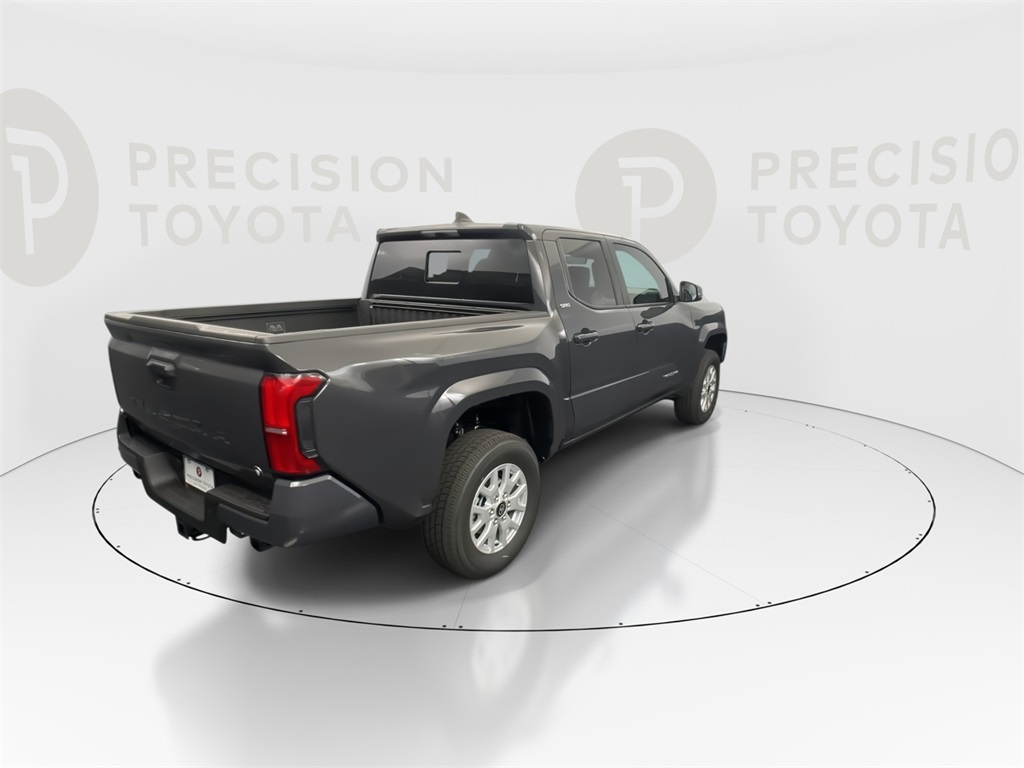 2025 Toyota Tacoma SR5 photo 18
