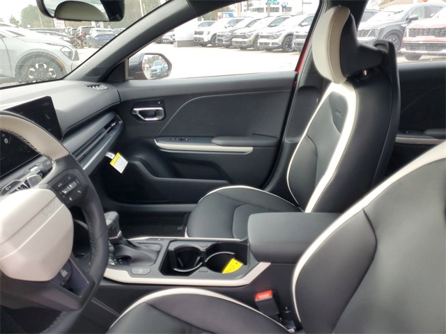 2025 Kia K4 GT-Line Turbo photo 9