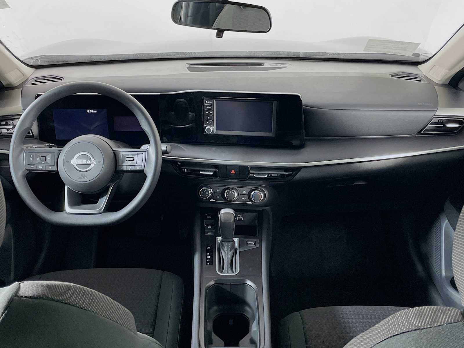 2025 Nissan Kicks S photo 3