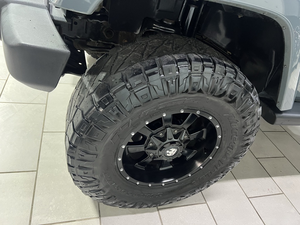 2014 Jeep Wrangler Unlimited Sahara photo 7