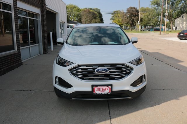 2022 Ford Edge SEL photo 5