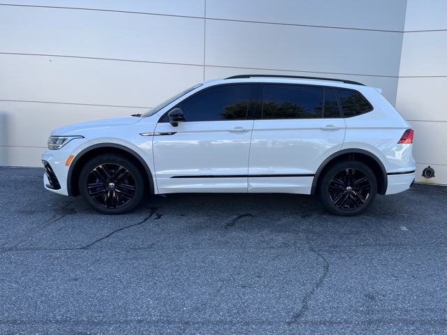 2022 Volkswagen Tiguan SE R-Line Black photo 11