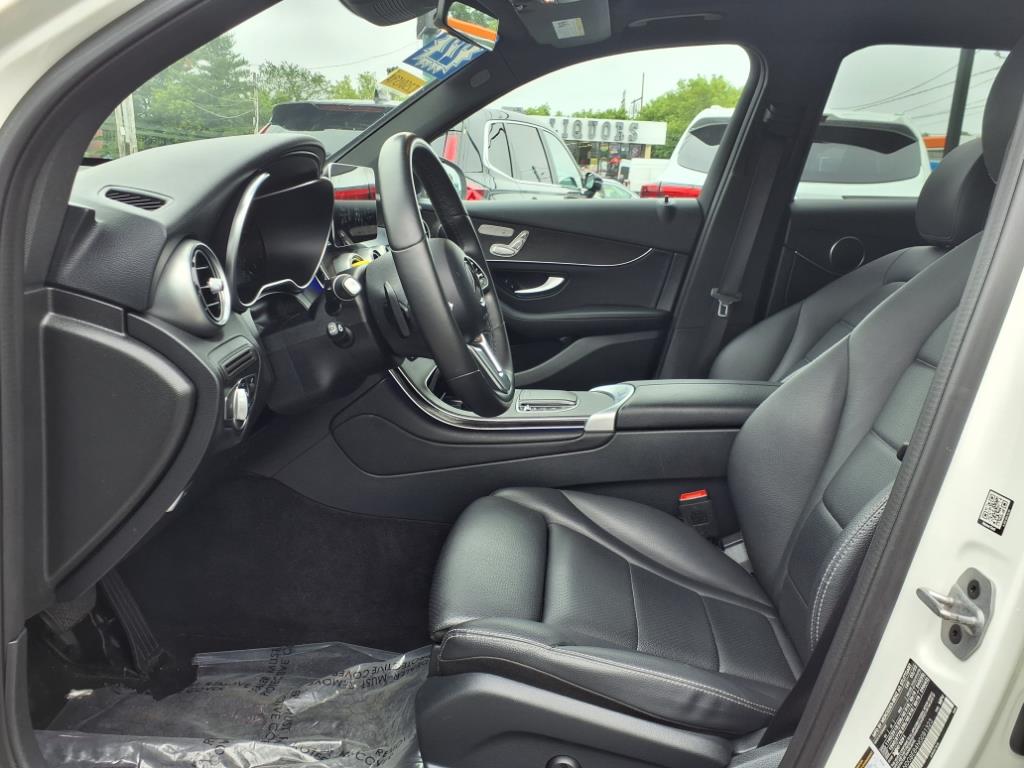 2022 Mercedes Benz GLC 300 4MATIC photo 9