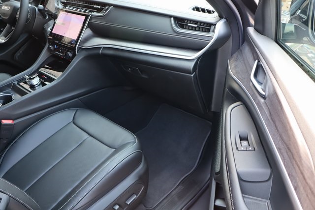 2025 Jeep Grand Cherokee Limited photo 44