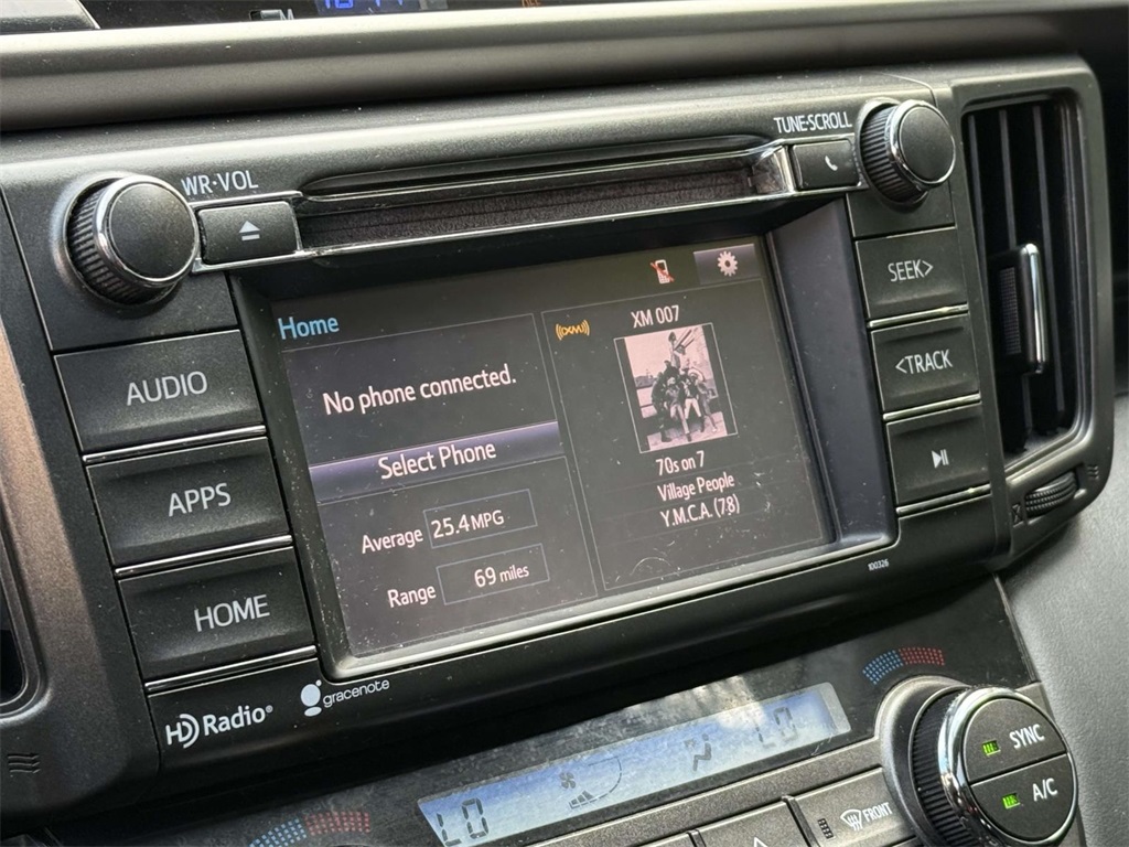 2014 Toyota RAV4 XLE photo 3
