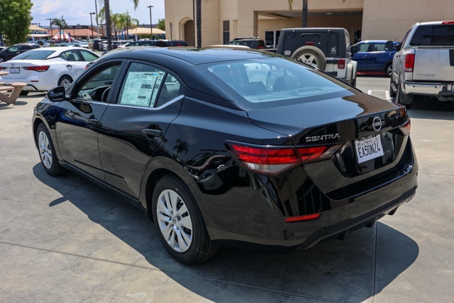 2025 Nissan Sentra S photo 4