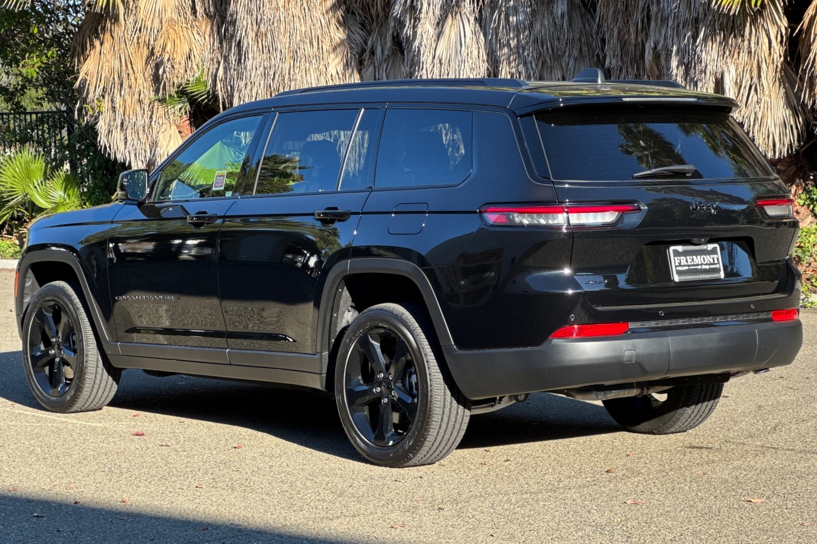 2025 Jeep Grand Cherokee Altitude photo 4