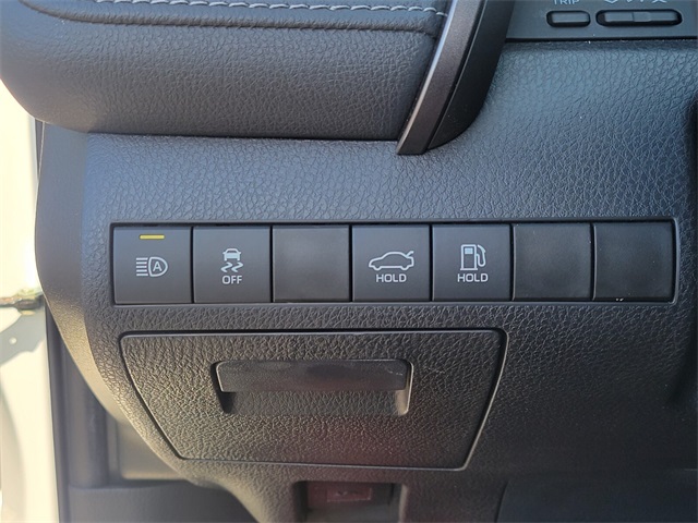 2021 Toyota Camry SE photo 25