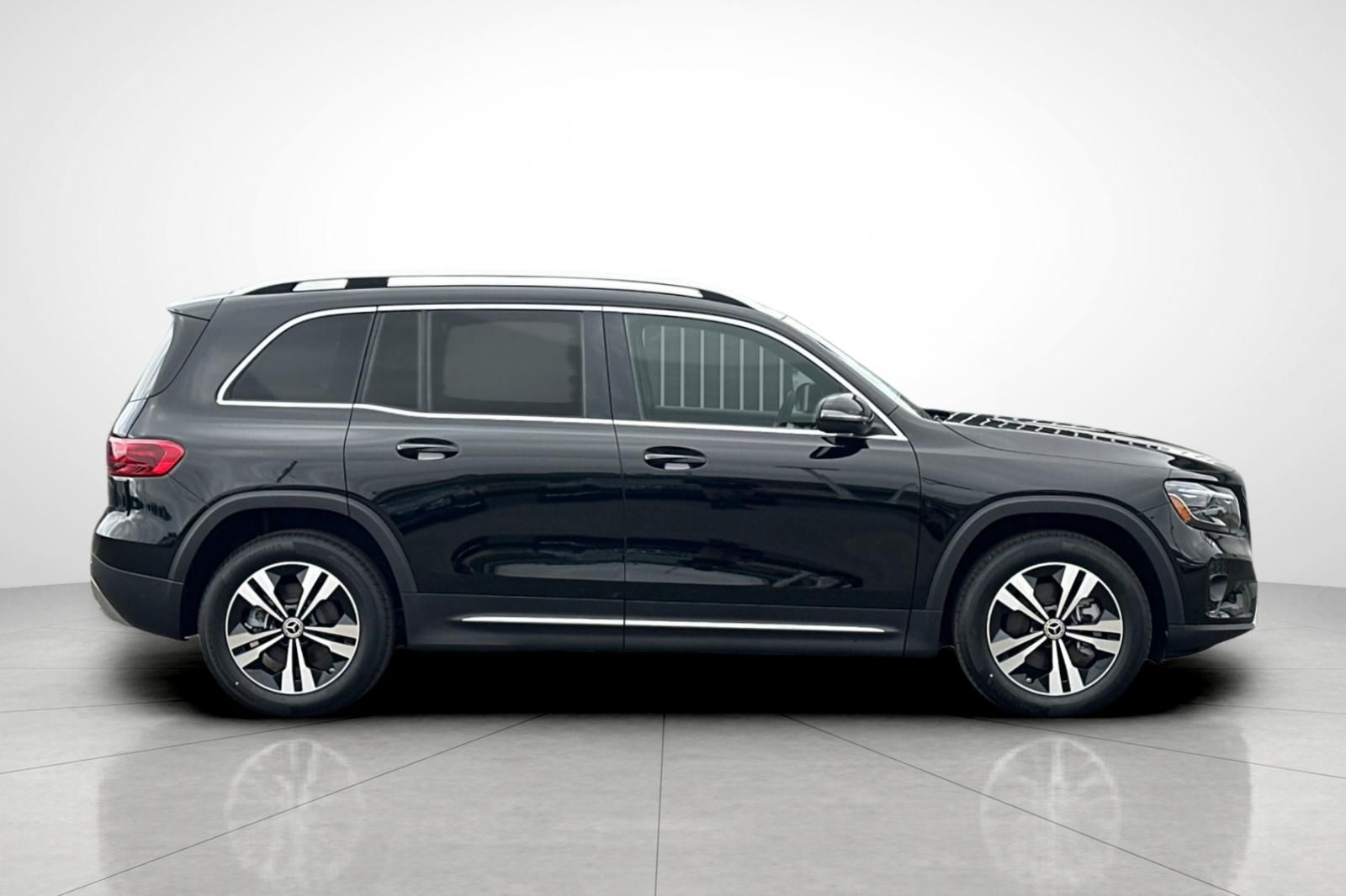 2025 Mercedes Benz GLB 250 photo 26