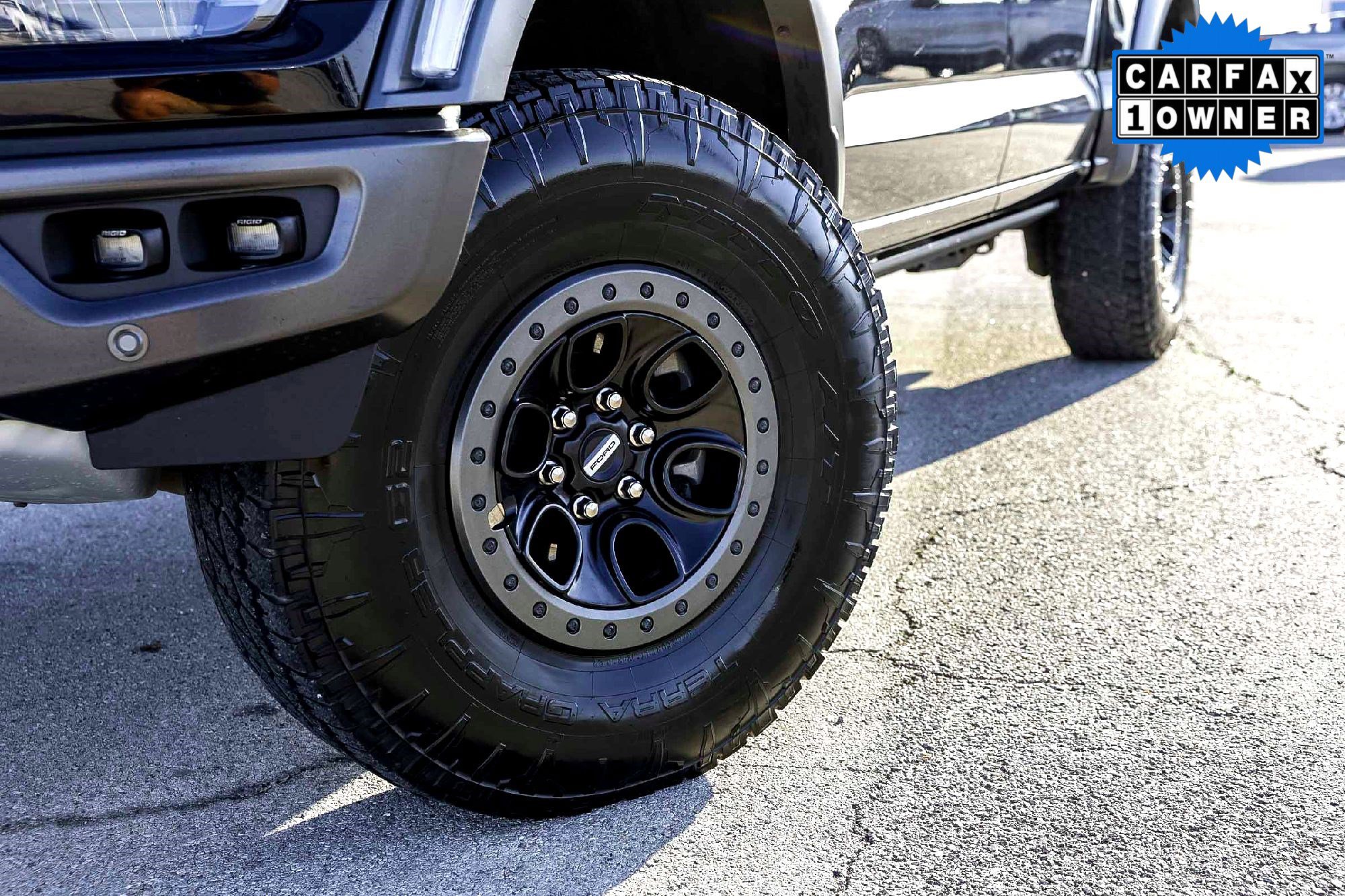 2023 Ford F-150 Raptor photo 2