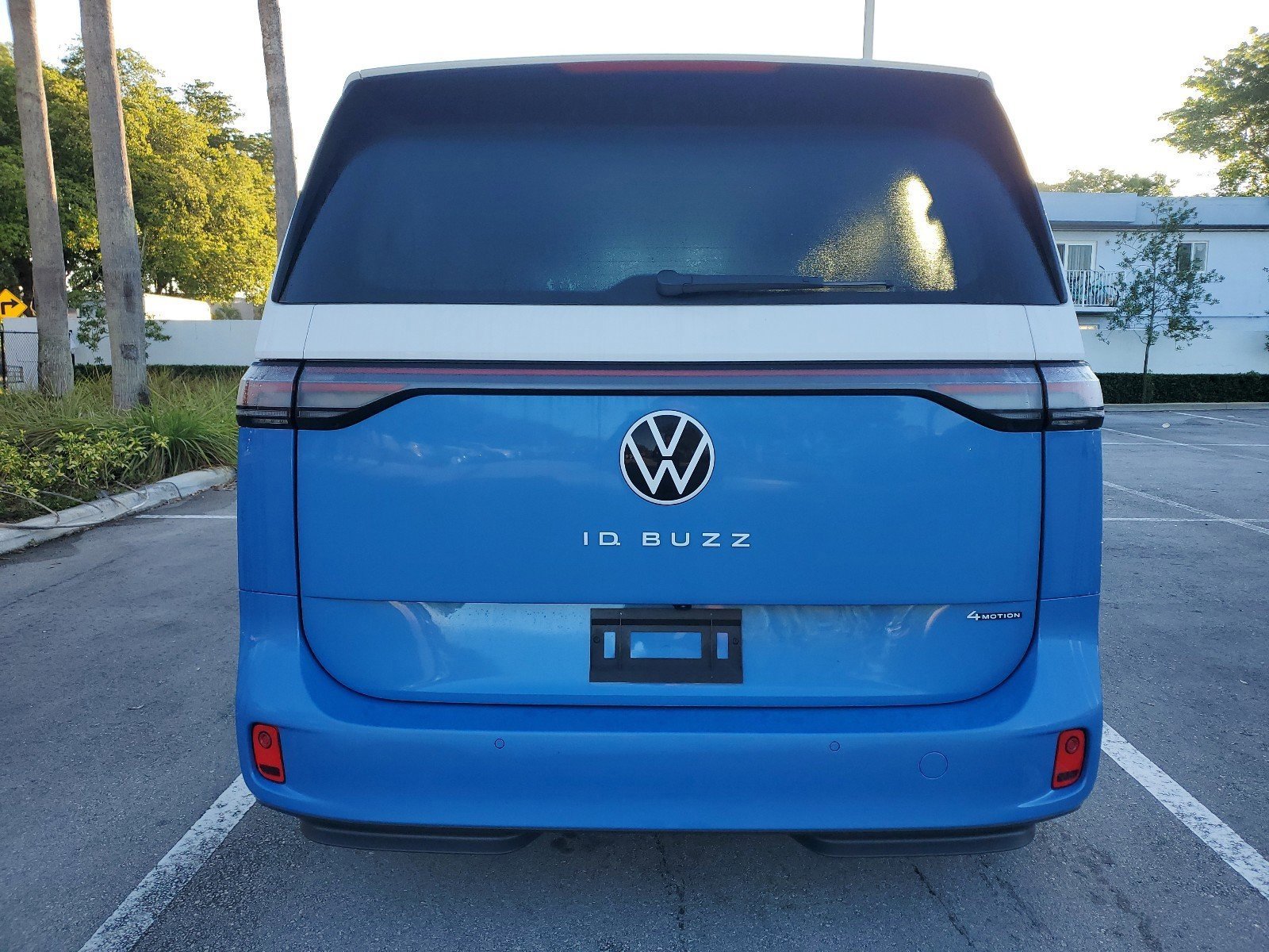 2025 Volkswagen ID. Buzz photo 4