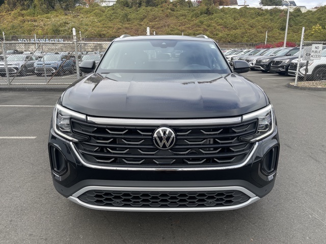 2026 Volkswagen Atlas Cross Sport SE Technology photo 2