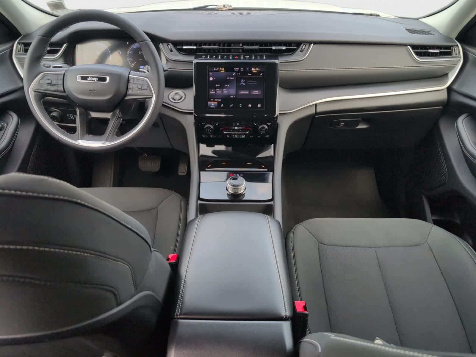2024 Jeep Grand Cherokee Laredo photo 11