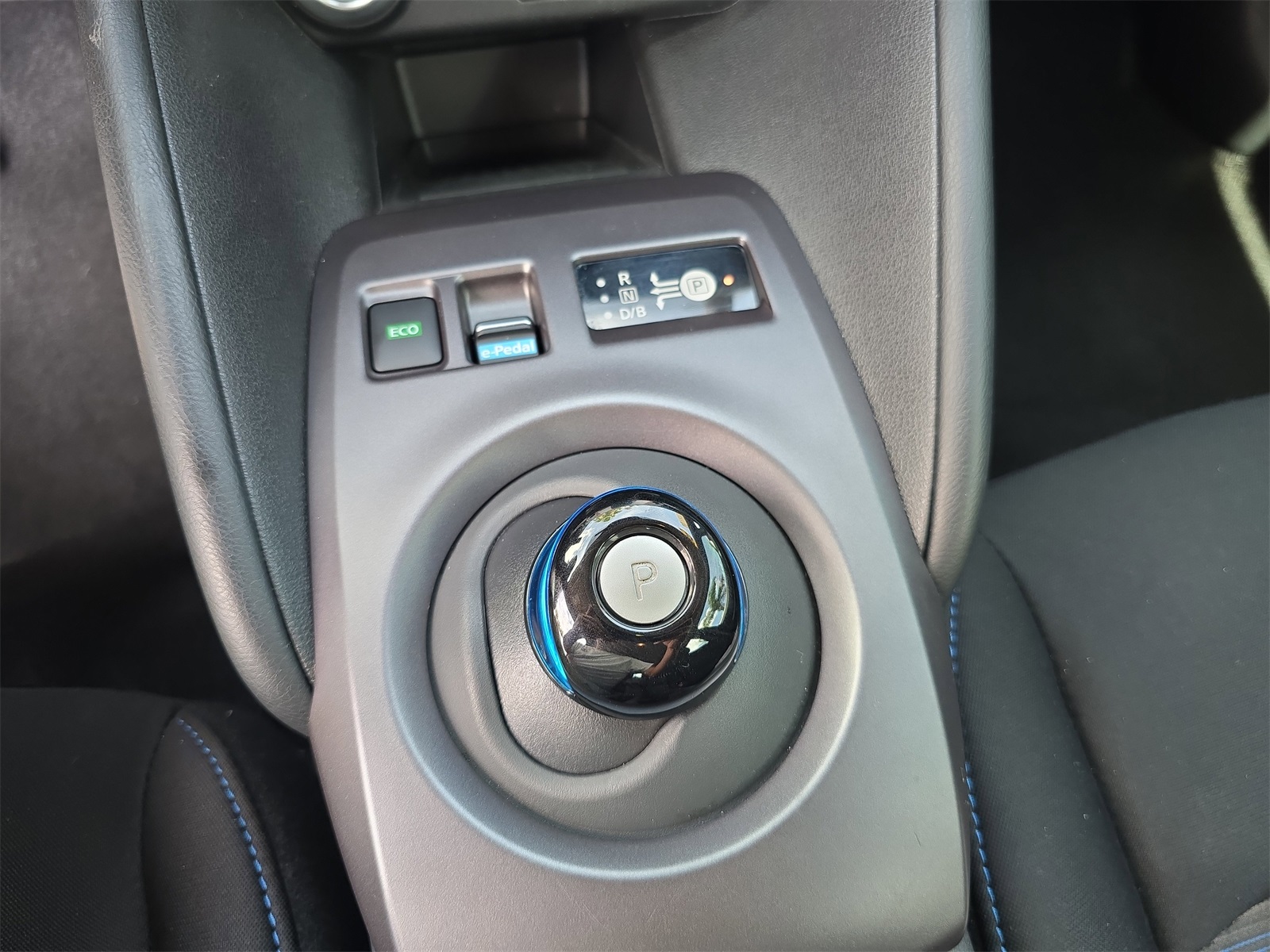 2023 Nissan Leaf S photo 20
