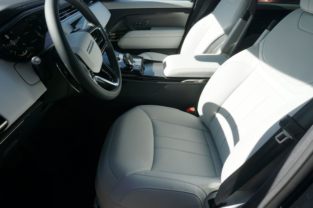 2025 Land Rover Range Rover Sport SE photo 18