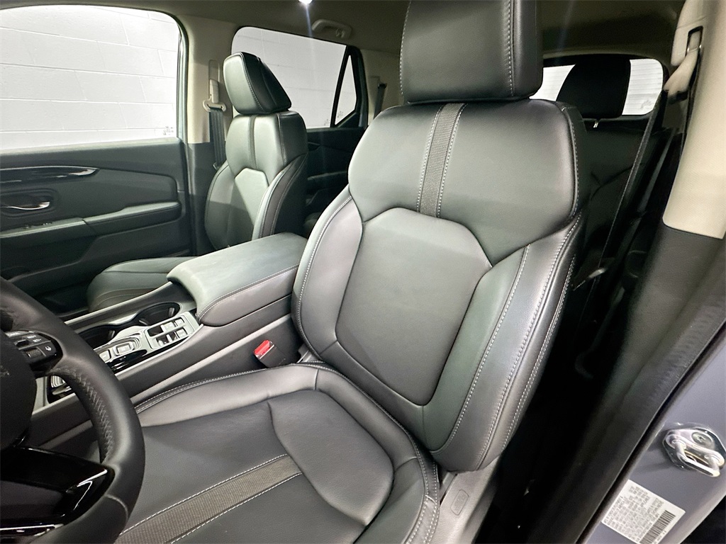 2026 Honda Passport photo 18