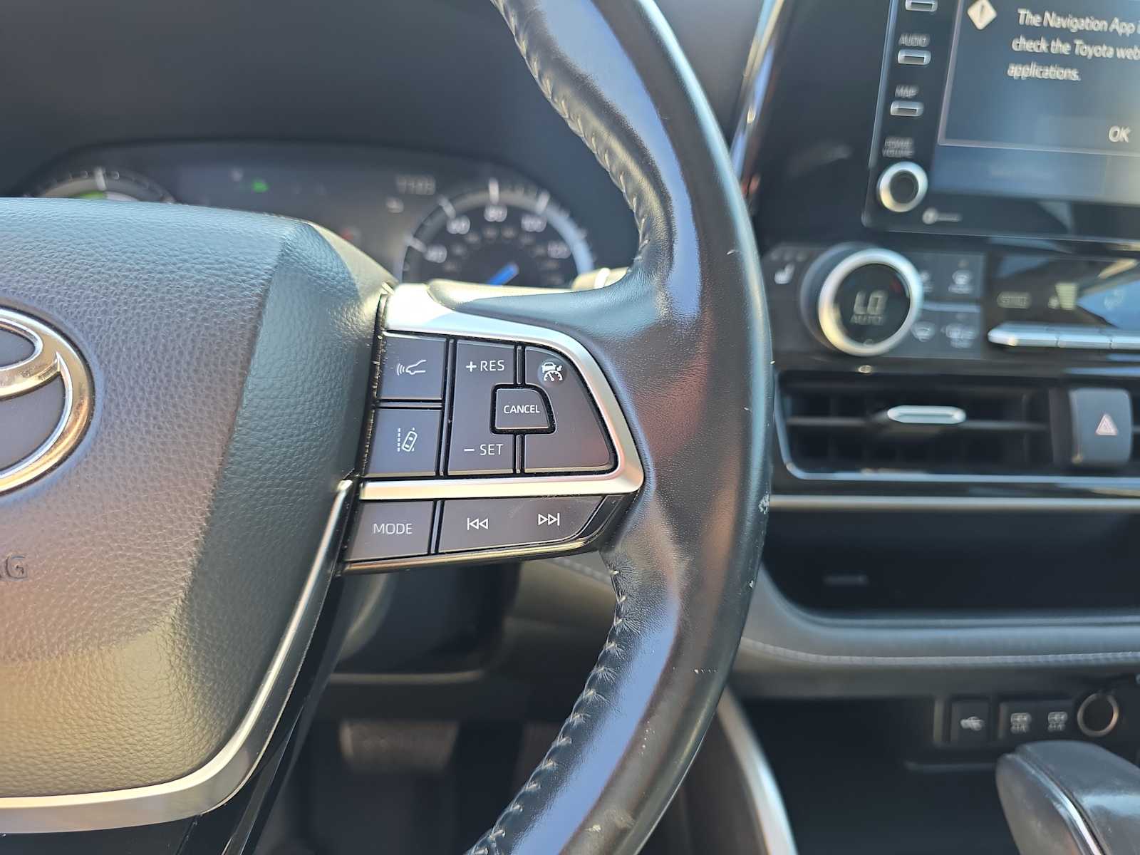 2021 Toyota Highlander Hybrid XLE photo 22