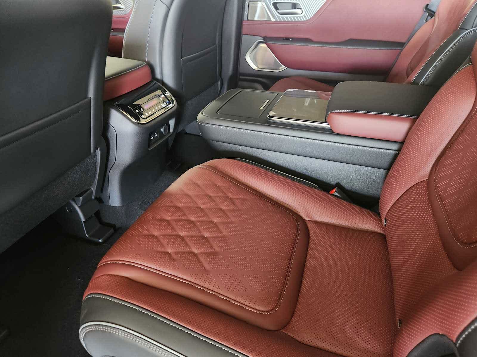 2025 Infiniti QX80 photo 23