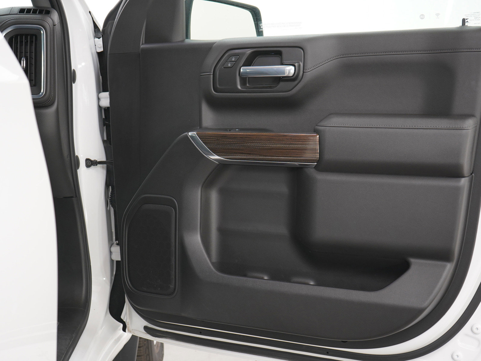 2021 Chevrolet Silverado 1500 LT photo 9
