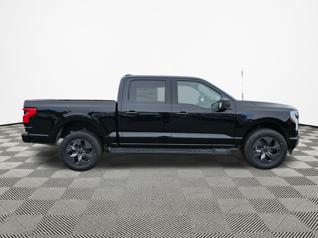 2025 Ford F-150 Lightning XLT photo 4