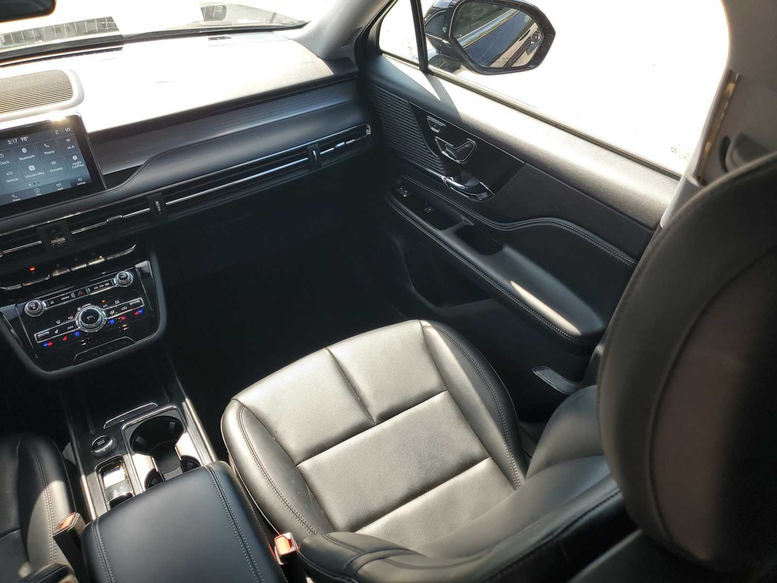2022 Lincoln Corsair Standard photo 15