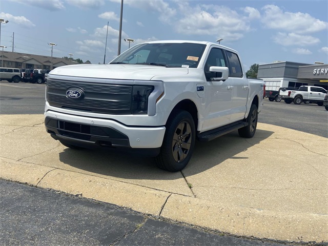 2025 Ford F-150 Lightning Lariat photo 4