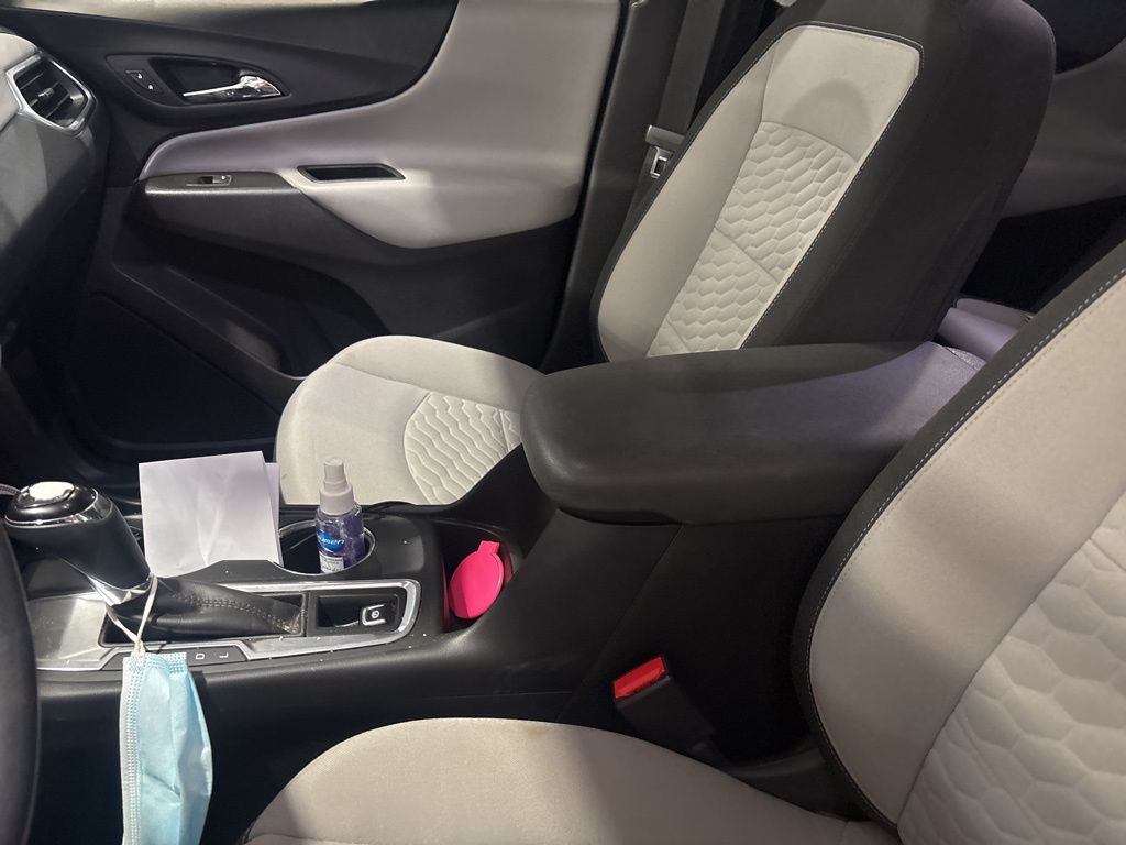2018 Chevrolet Equinox LT photo 21