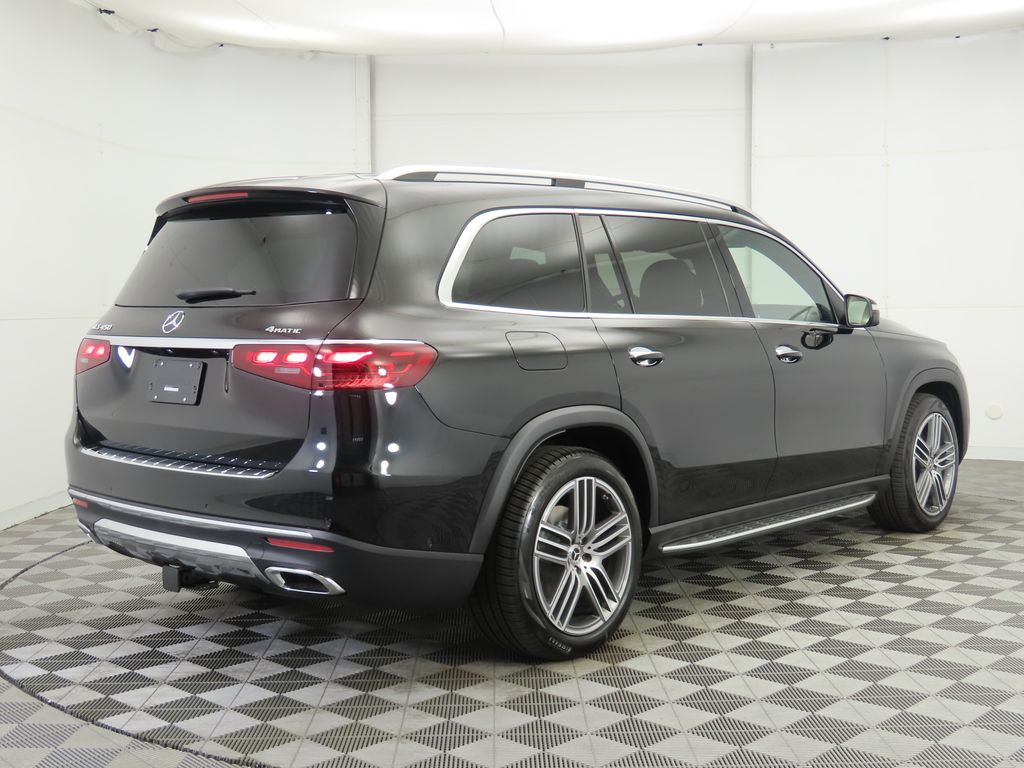 2025 Mercedes Benz GLS 450 4MATIC photo 4