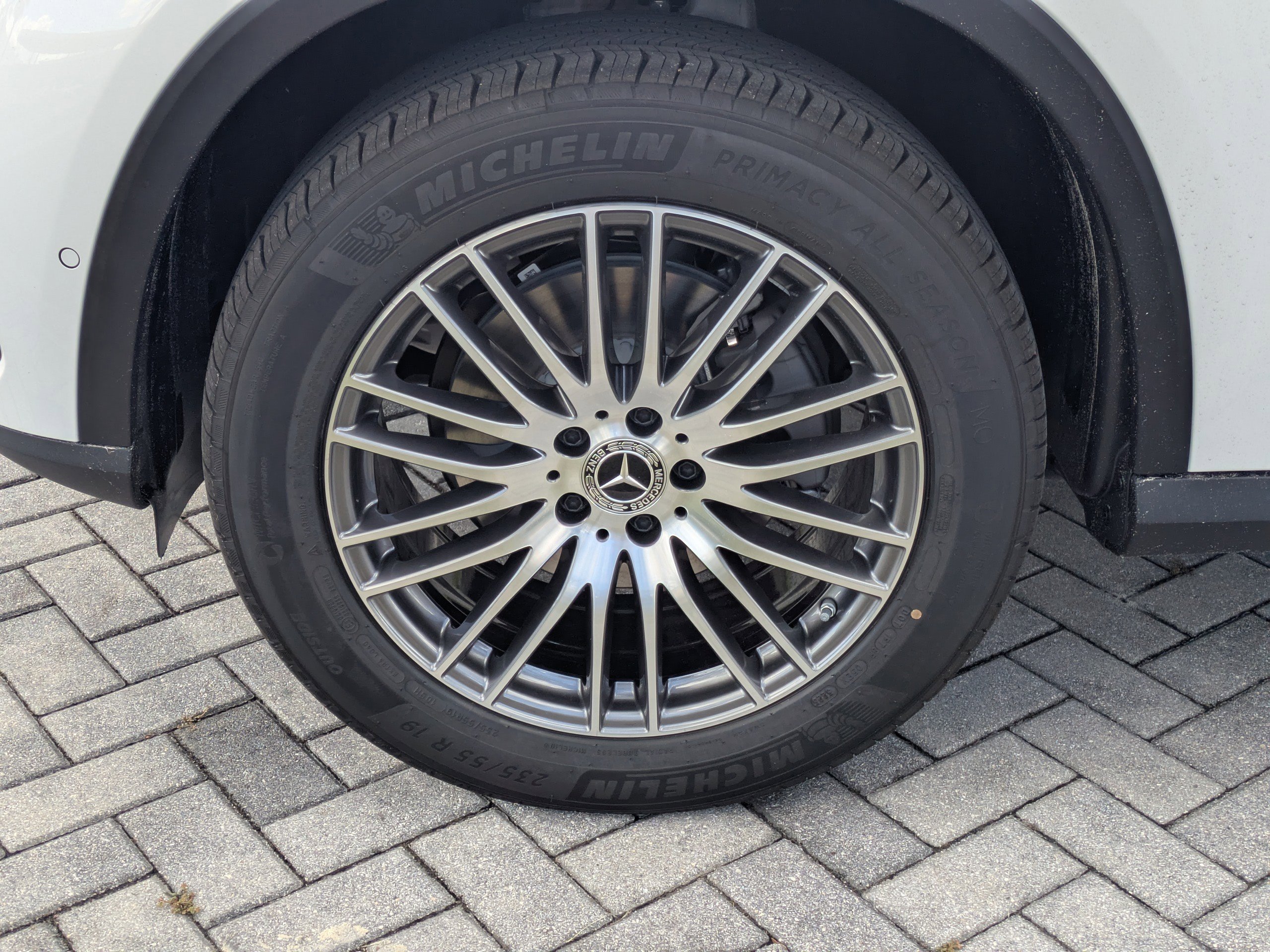 2026 Mercedes Benz GLC 300 photo 3