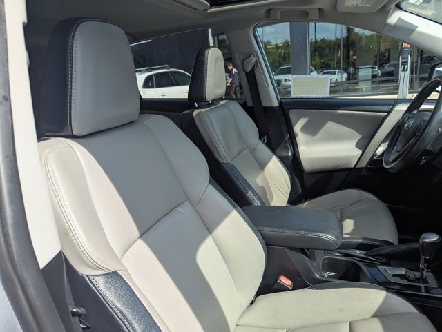2017 Toyota RAV4 Limited SE Platinum photo 27