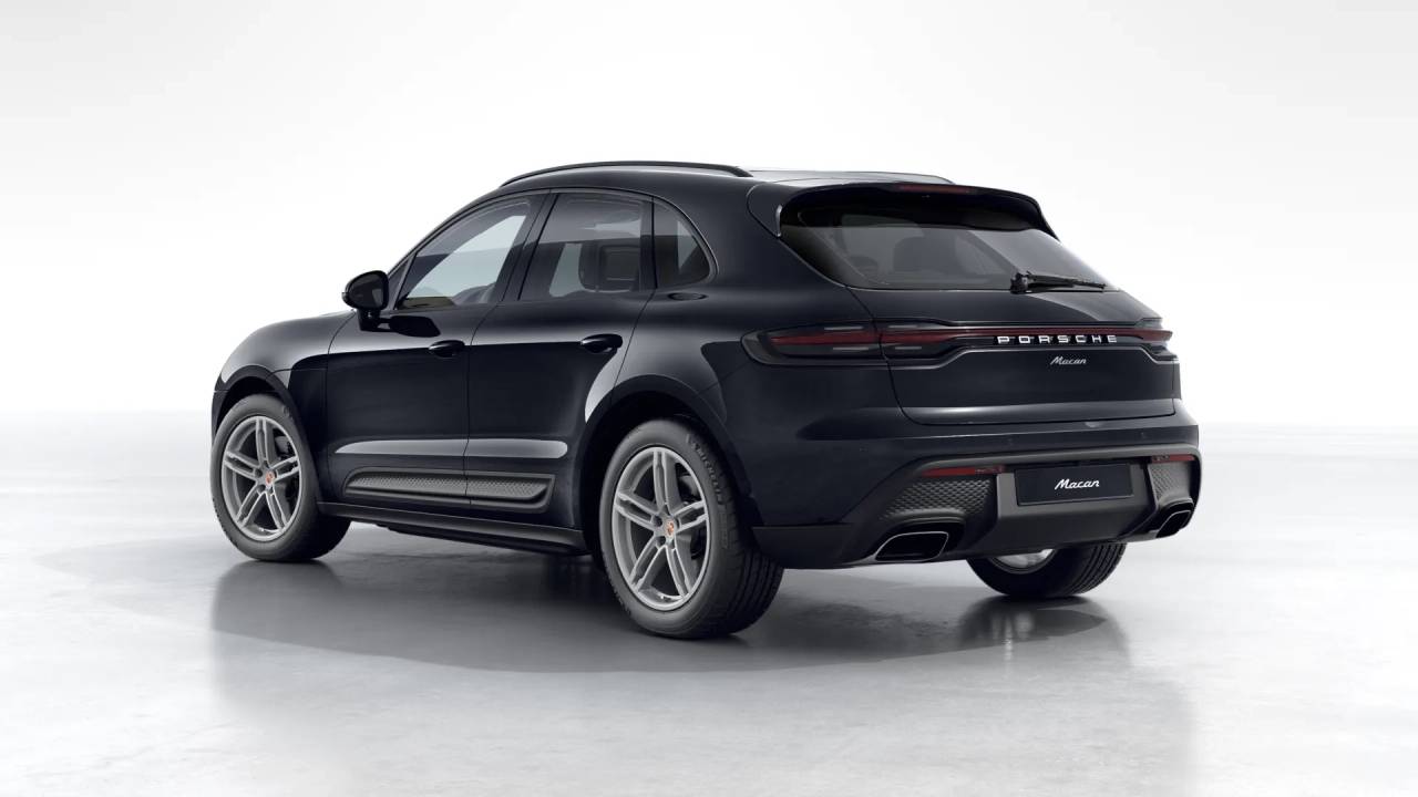 2026 Porsche Macan T photo 2