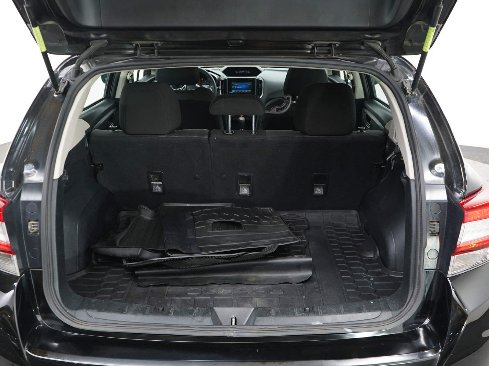 2019 Subaru Impreza 2.0i Premium photo 9